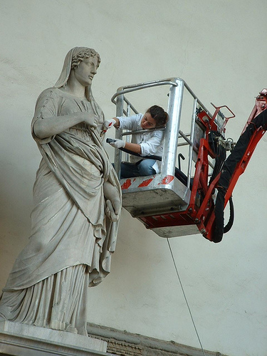 Restoration of a statue